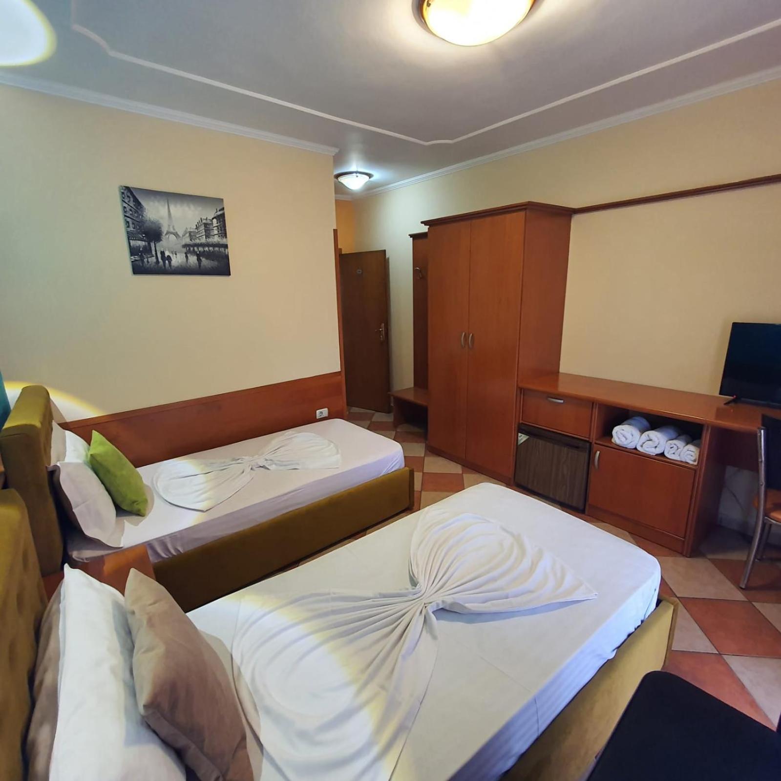 Quick Stop Hotel Tirana Zewnętrze zdjęcie