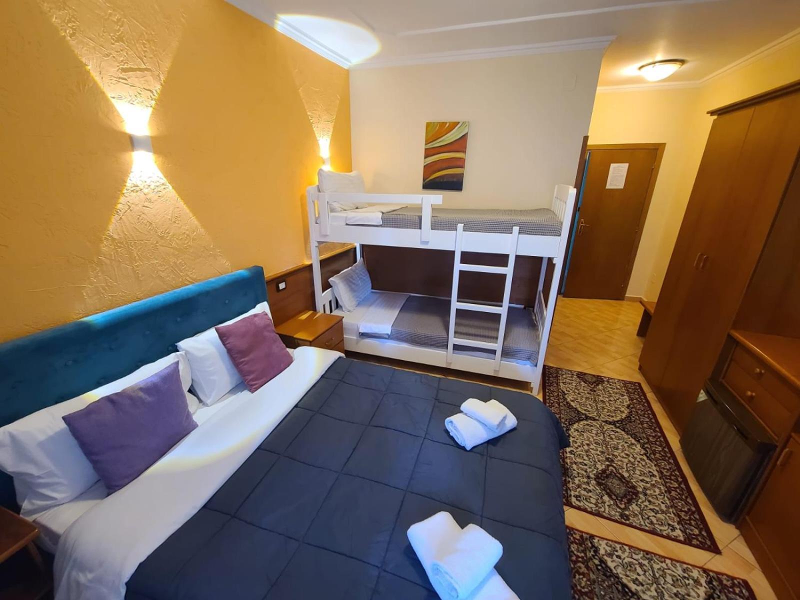 Quick Stop Hotel Tirana Zewnętrze zdjęcie