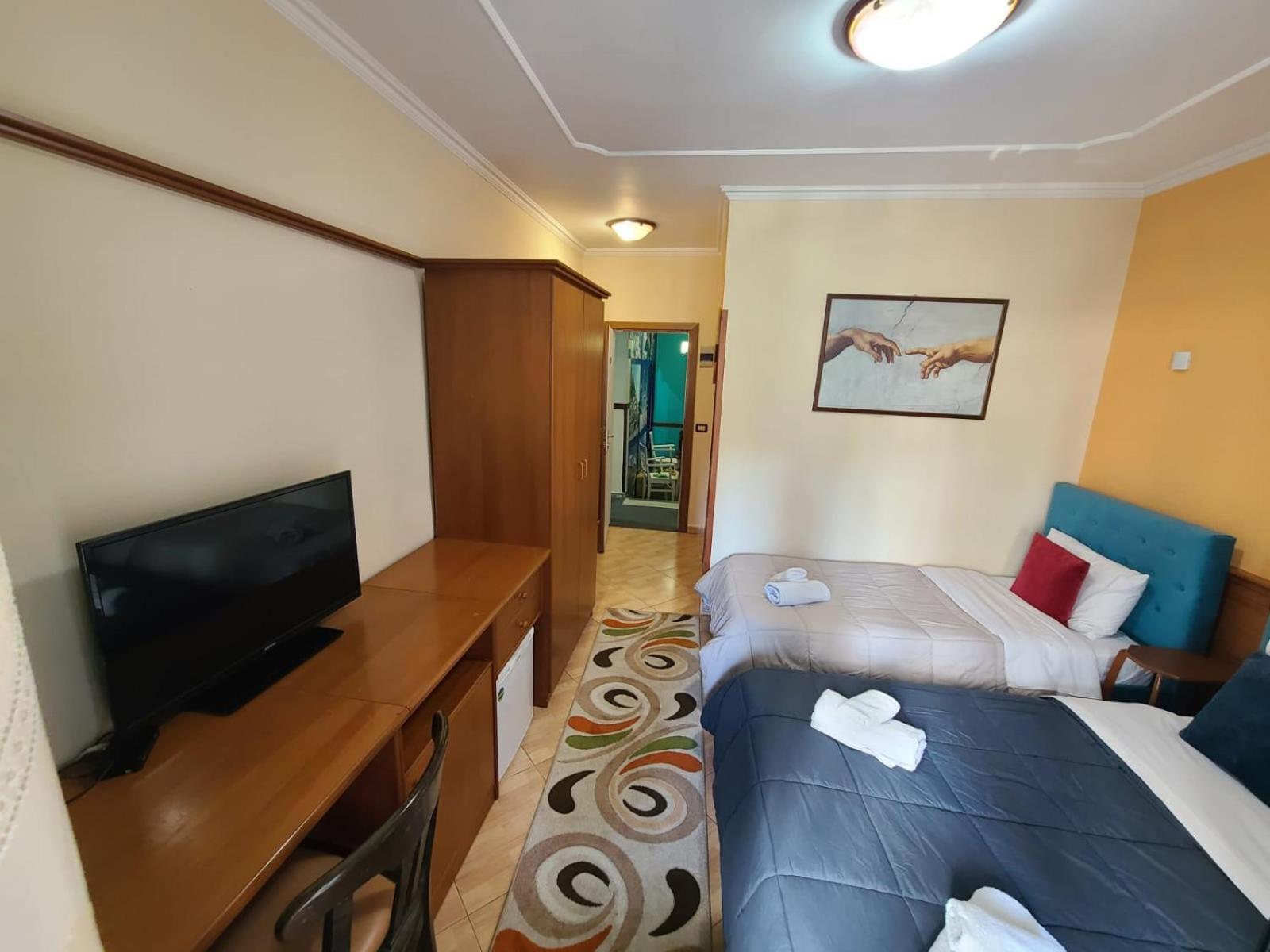 Quick Stop Hotel Tirana Zewnętrze zdjęcie