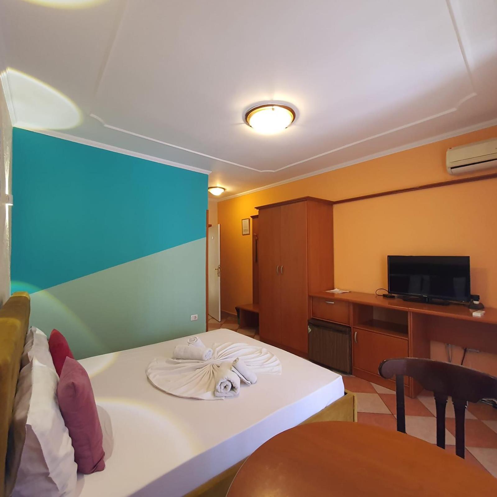 Quick Stop Hotel Tirana Zewnętrze zdjęcie